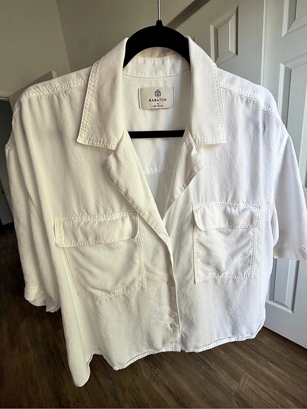 Aritzia Babaton Shortsleeve Shirt White Size Medium